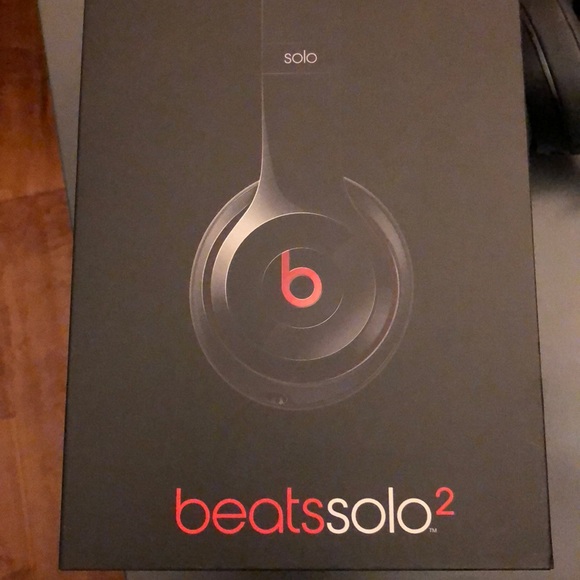 Beats by Dre Solo2 headphones (not wireless) - Picture 3 of 7